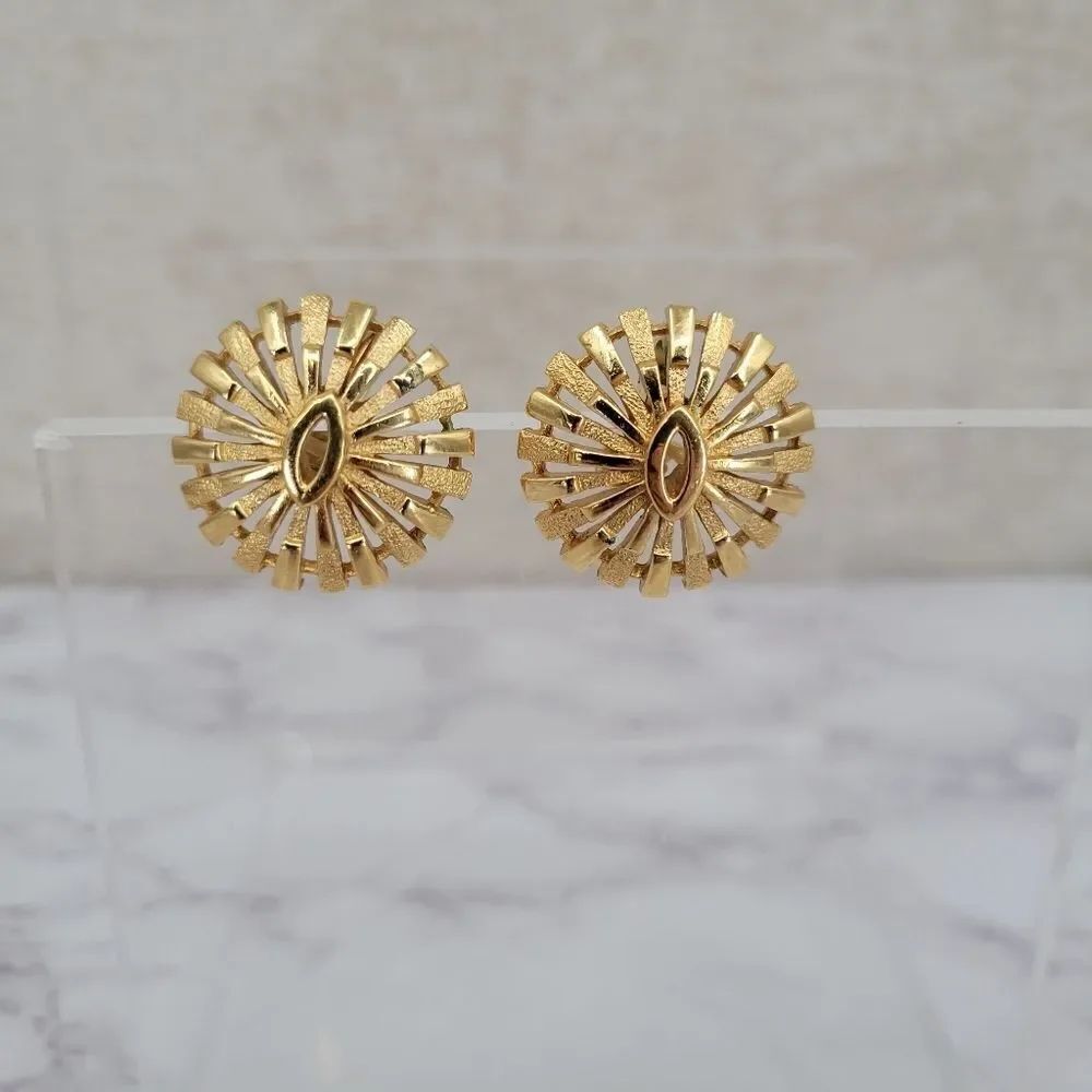 Crown Trifari Atomic Starburst Round Gold Toned Clip On Statement Earrings